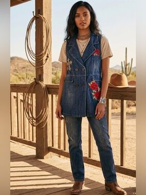 Vintage 90’s Gao Jie Stockyards Fort Worth TX Denim Vest Rhinestone Cross Large